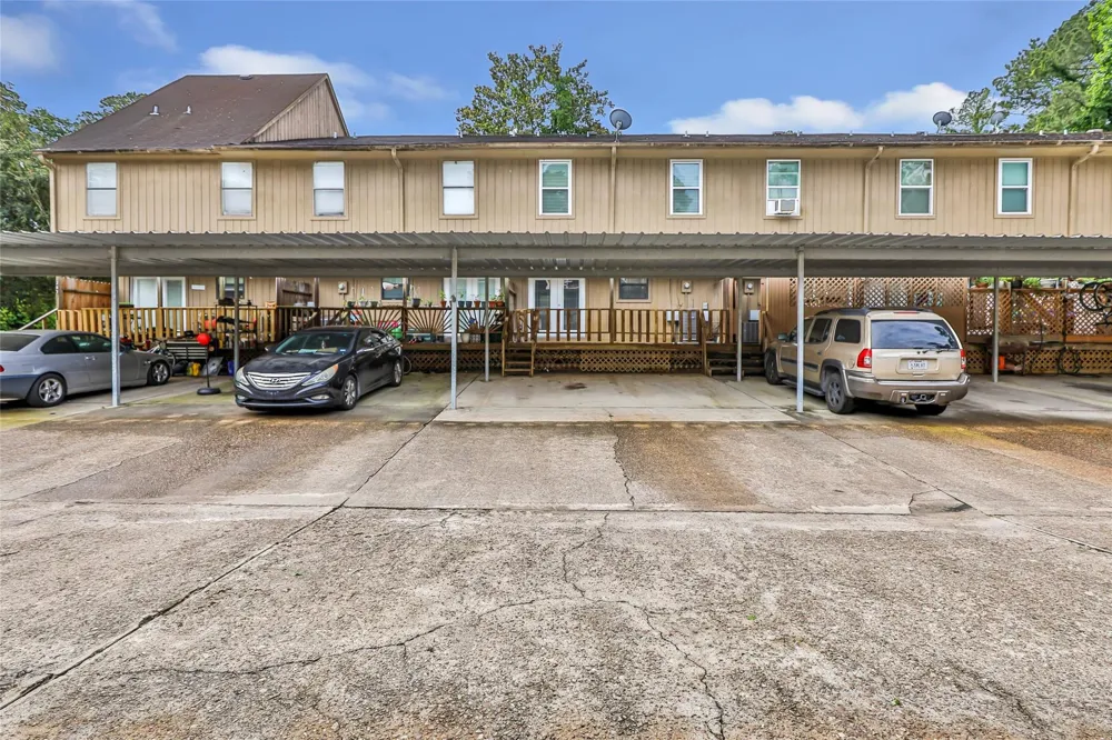 1011 Hamblen Road #205 Kingwood, TX 77339