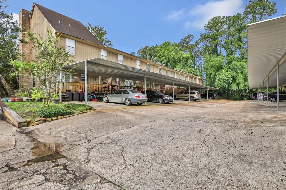 1011 Hamblen Road #205 Kingwood, TX 77339