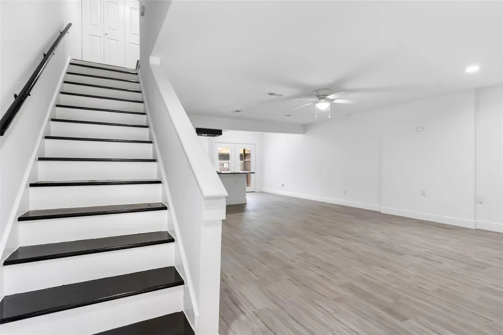1011 Hamblen Road #205 Kingwood, TX 77339