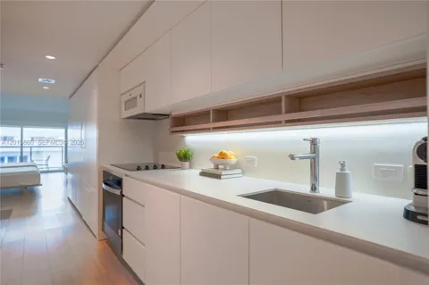 10250 Collins Avenue #407