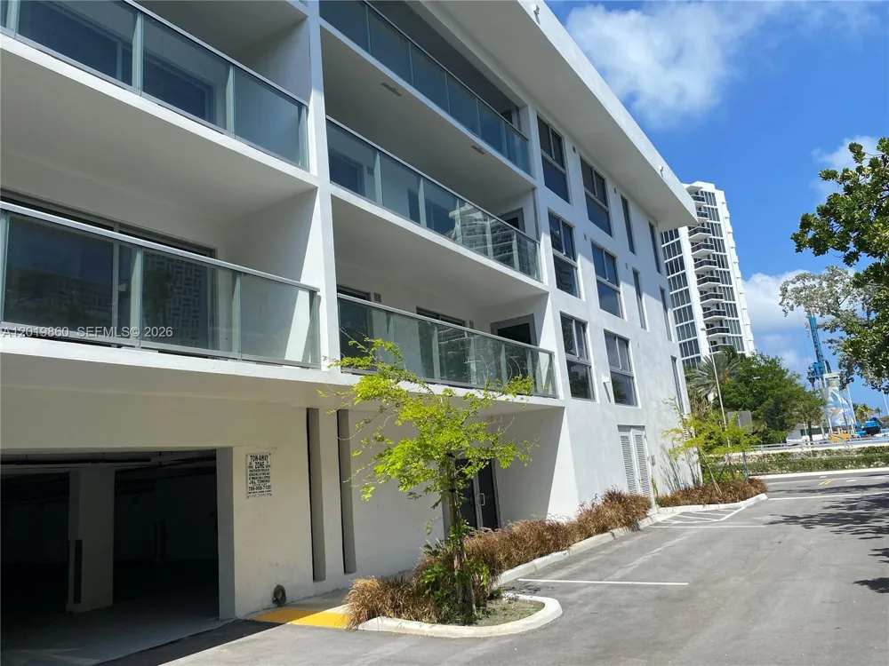 10250 Collins Avenue #407 Bal Harbour, FL 33154