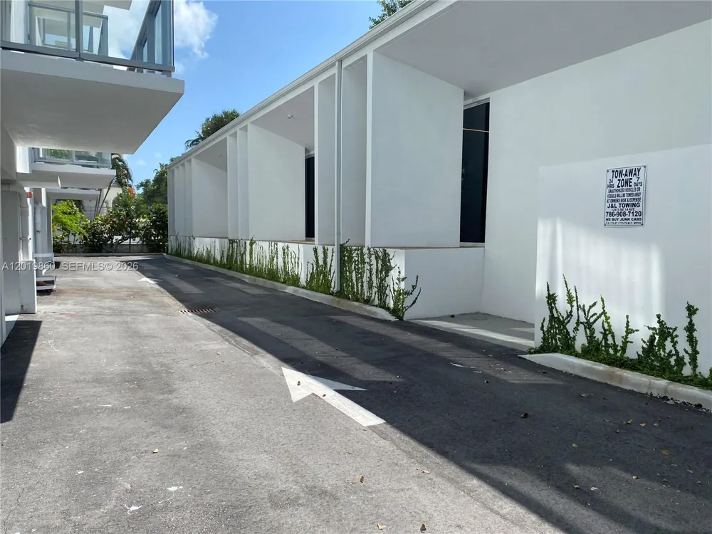 10250 Collins Avenue #407 Bal Harbour, FL 33154
