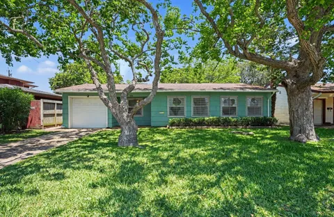 126 Bonita Avenue