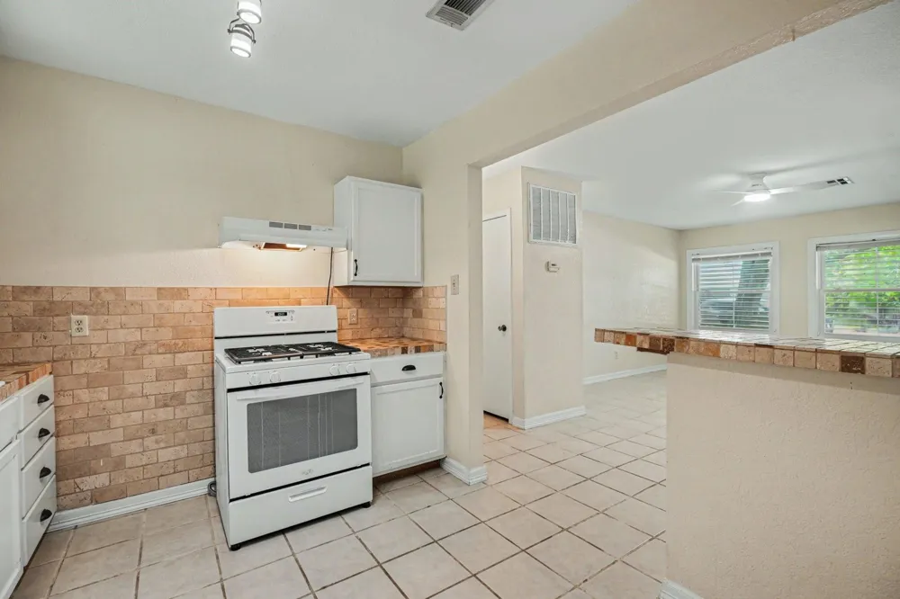 126 Bonita Avenue Galveston, TX 77550