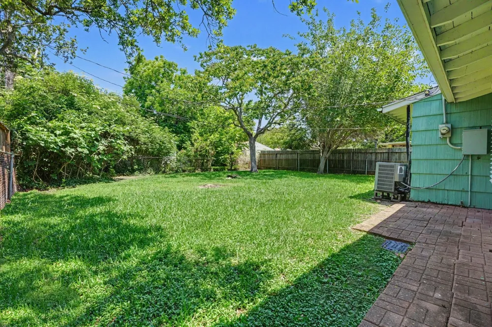 126 Bonita Avenue Galveston, TX 77550