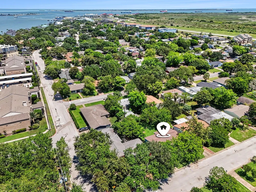 126 Bonita Avenue Galveston, TX 77550