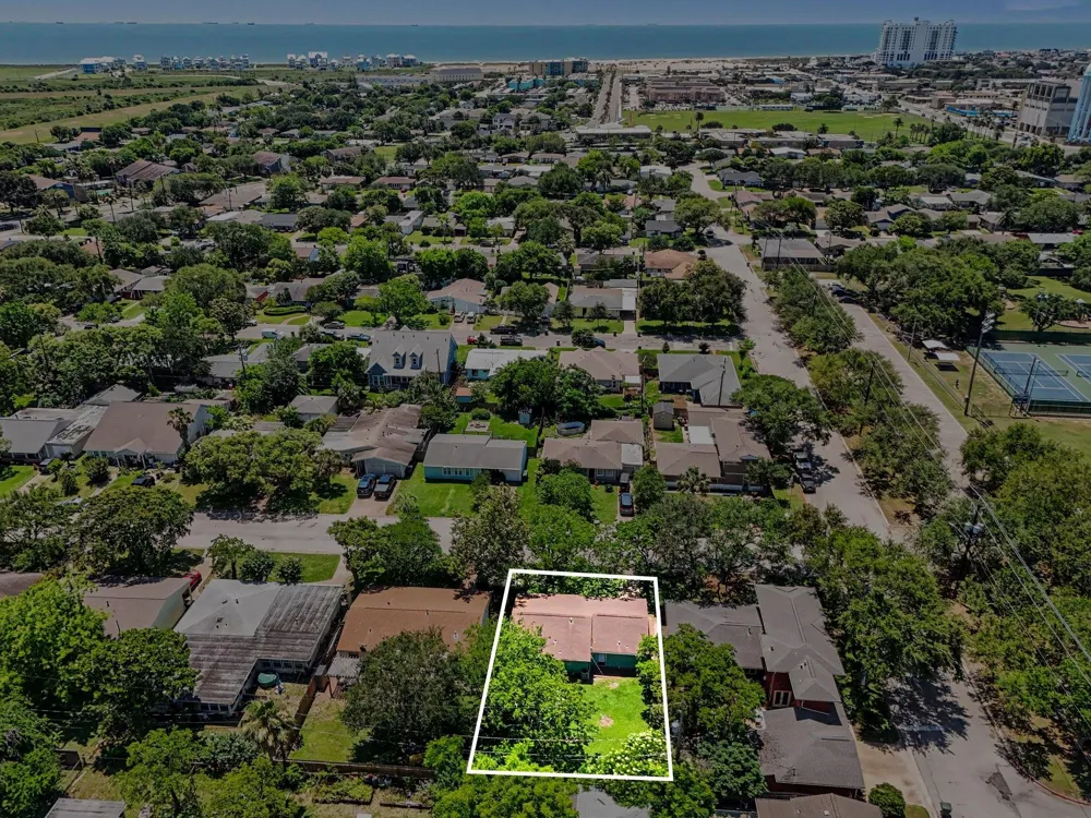 126 Bonita Avenue Galveston, TX 77550