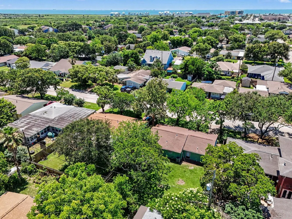126 Bonita Avenue Galveston, TX 77550
