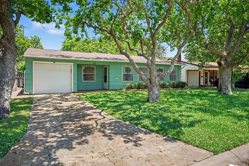 126 Bonita Avenue Galveston, TX 77550