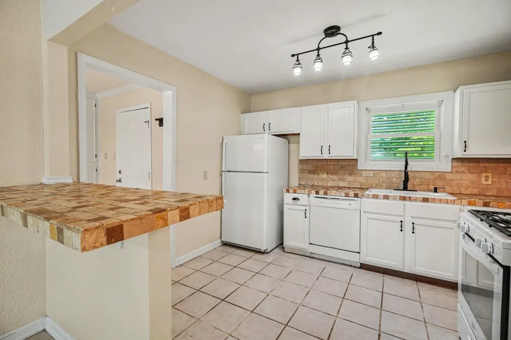 126 Bonita Avenue Galveston, TX 77550