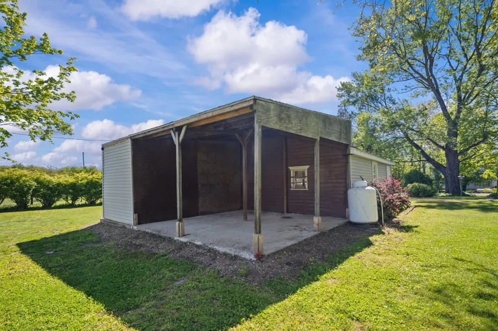 8498 Lake Road Berrien Center, MI 49102