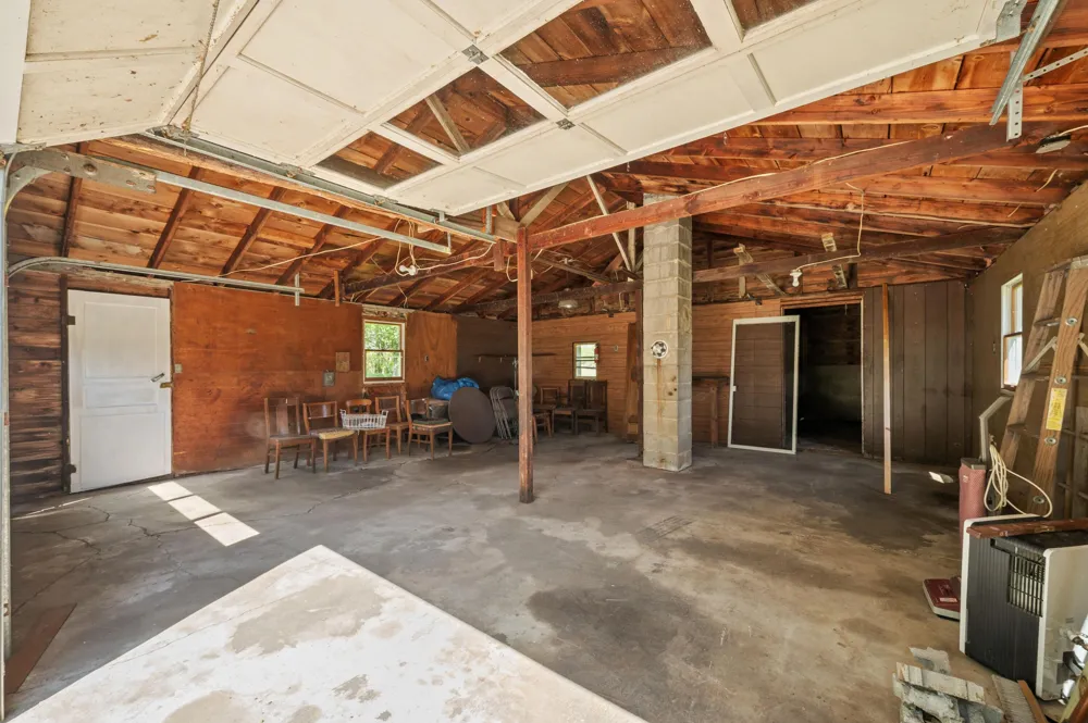 8498 Lake Road Berrien Center, MI 49102