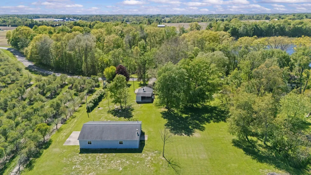 8498 Lake Road Berrien Center, MI 49102