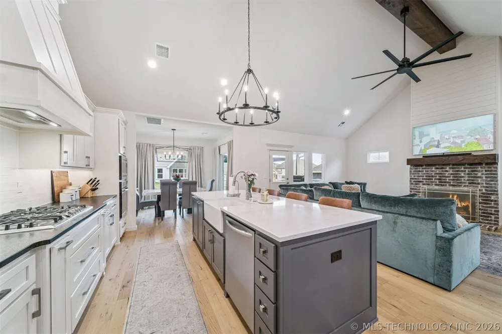2888 Front Road Catoosa, OK 74015