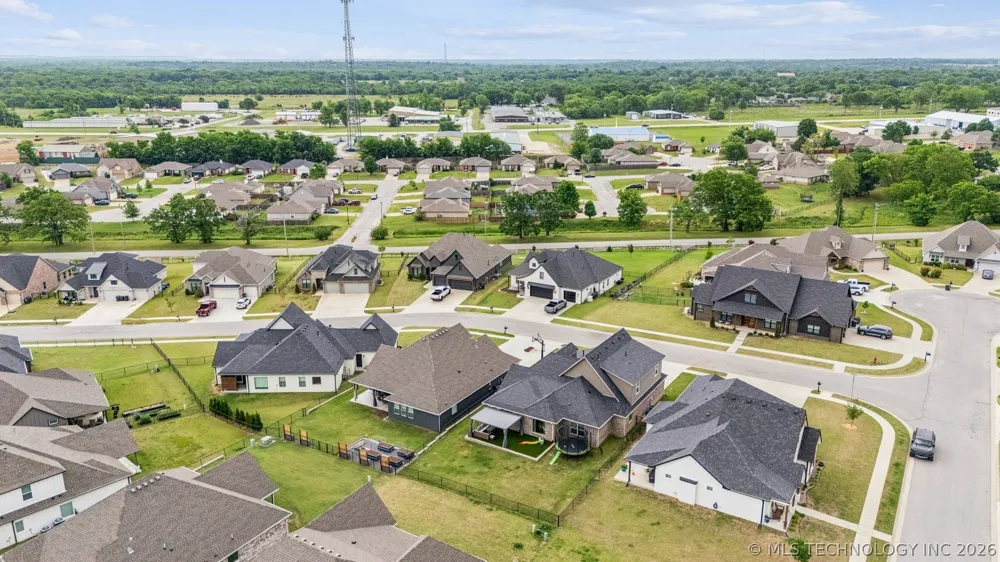 2888 Front Road Catoosa, OK 74015