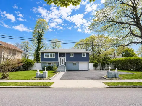 18 Park Drive E