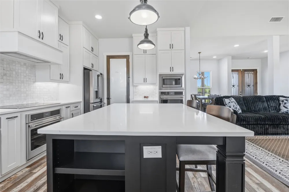 1100 Maverick Court Rio Vista, TX 76093