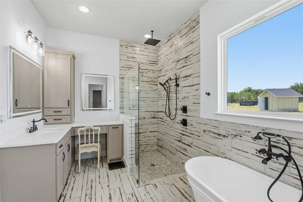 1100 Maverick Court Rio Vista, TX 76093