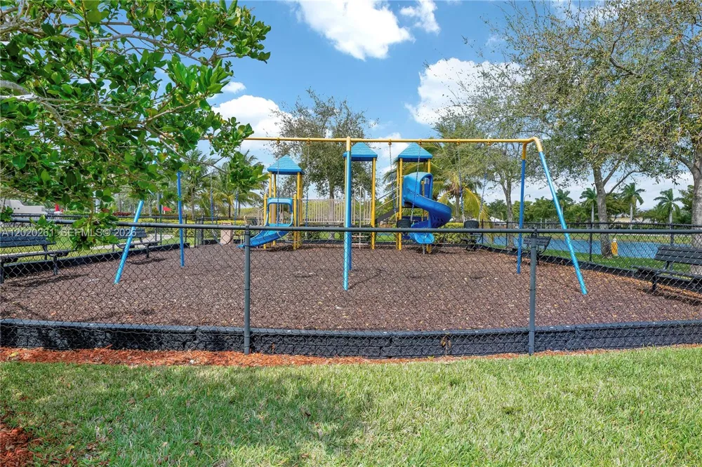 22731 SW 88th Pl #303 Cutler Bay, FL 33190