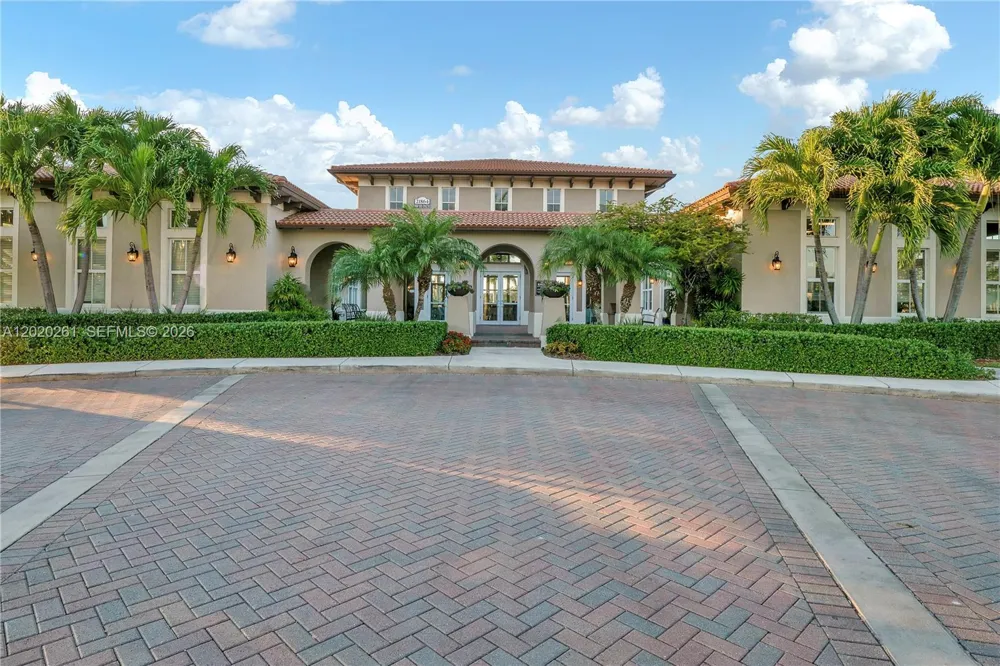 22731 SW 88th Pl #303 Cutler Bay, FL 33190