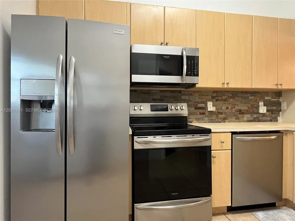 22731 SW 88th Pl #303 Cutler Bay, FL 33190