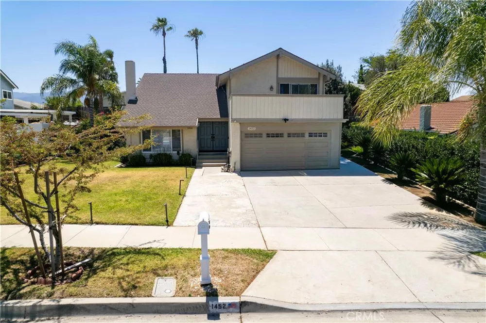 1452 GRANADA AVENUE Corona, CA 92878