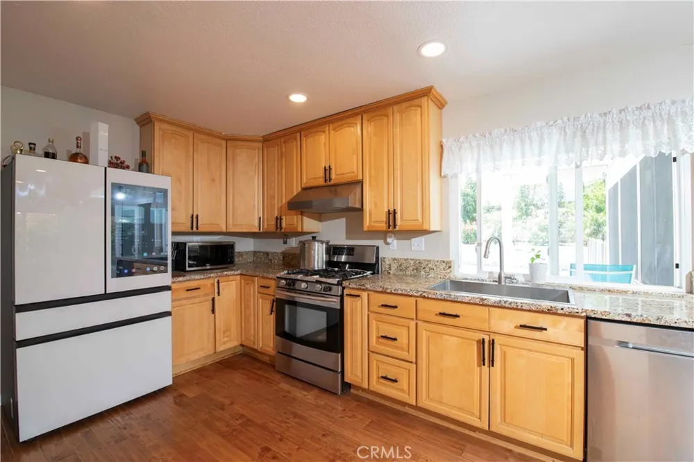 1452 GRANADA AVENUE Corona, CA 92878