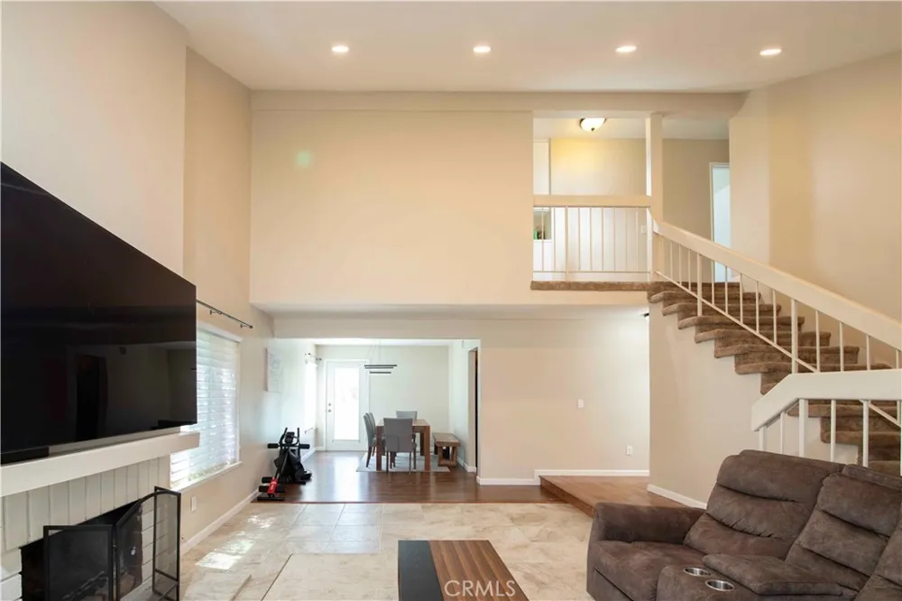 1452 GRANADA AVENUE Corona, CA 92878
