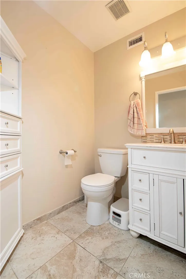 1452 GRANADA AVENUE Corona, CA 92878