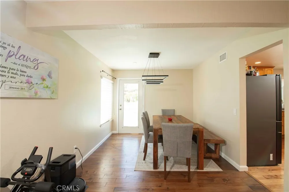1452 GRANADA AVENUE Corona, CA 92878