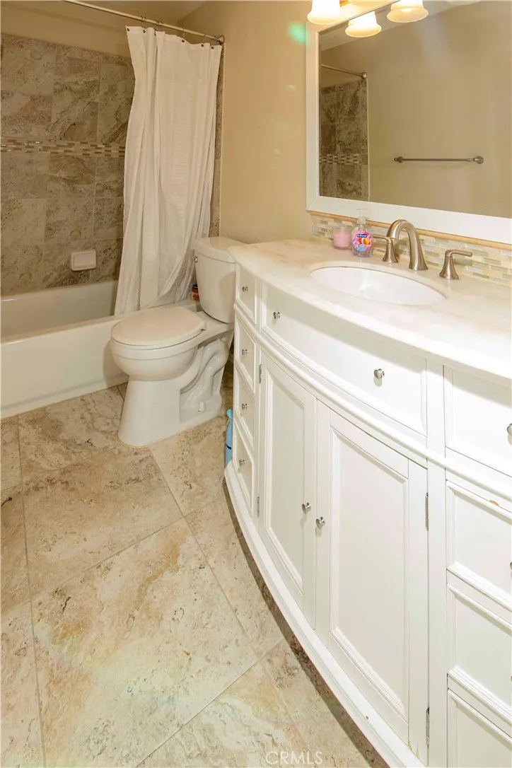 1452 GRANADA AVENUE Corona, CA 92878