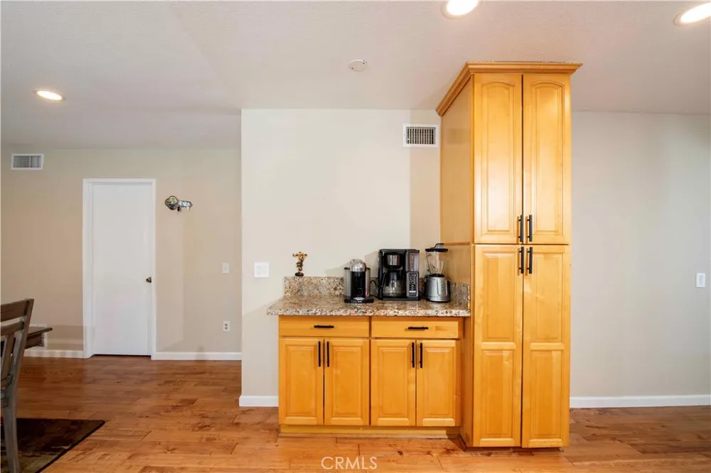 1452 GRANADA AVENUE Corona, CA 92878