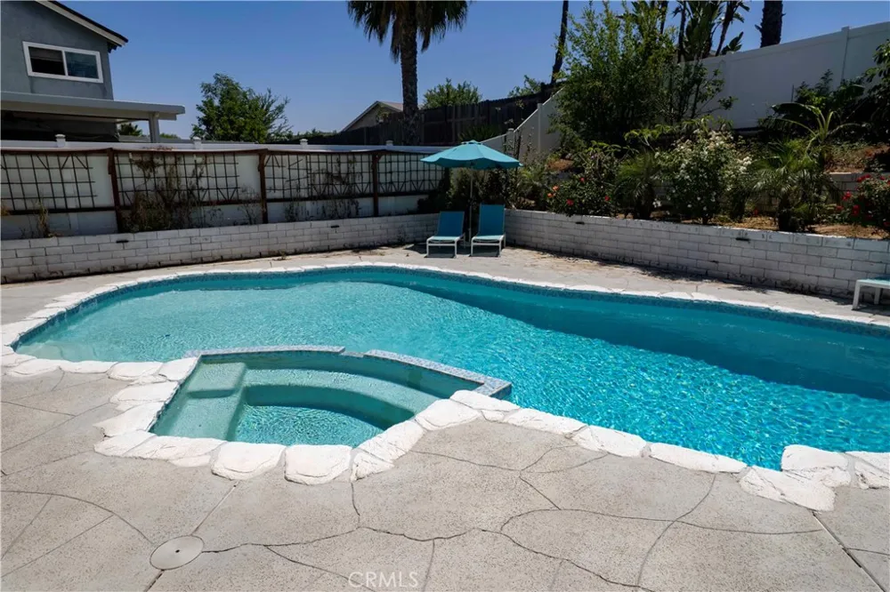 1452 GRANADA AVENUE Corona, CA 92878
