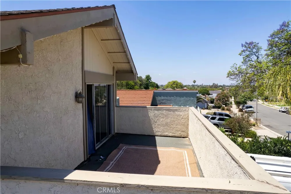 1452 GRANADA AVENUE Corona, CA 92878
