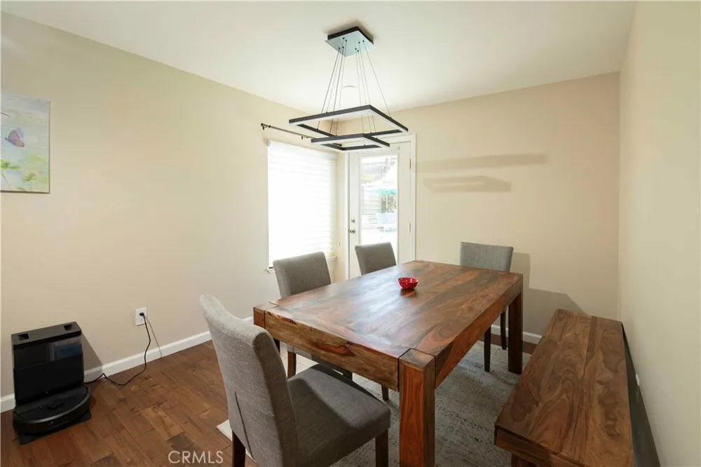 1452 GRANADA AVENUE Corona, CA 92878