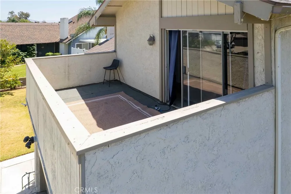 1452 GRANADA AVENUE Corona, CA 92878