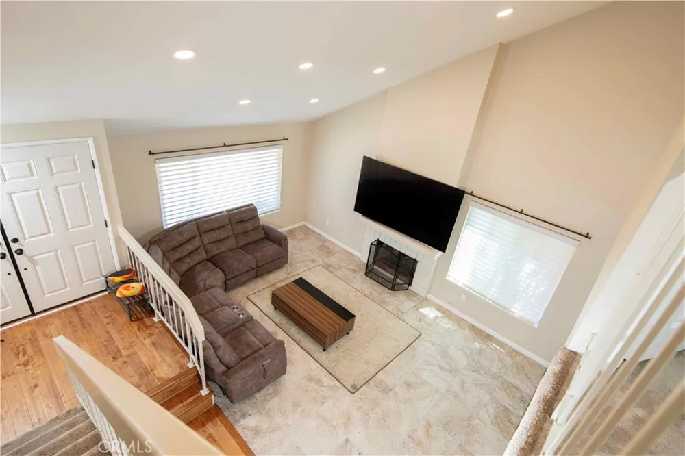 1452 GRANADA AVENUE Corona, CA 92878