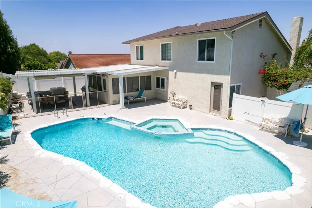 1452 GRANADA AVENUE Corona, CA 92878