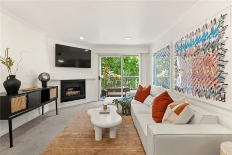 5535 Canoga Avenue #221