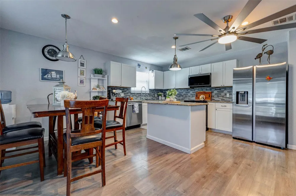 90 Dolphin Lane Freeport, TX 77541
