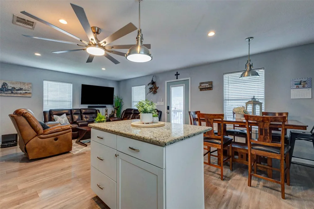 90 Dolphin Lane Freeport, TX 77541