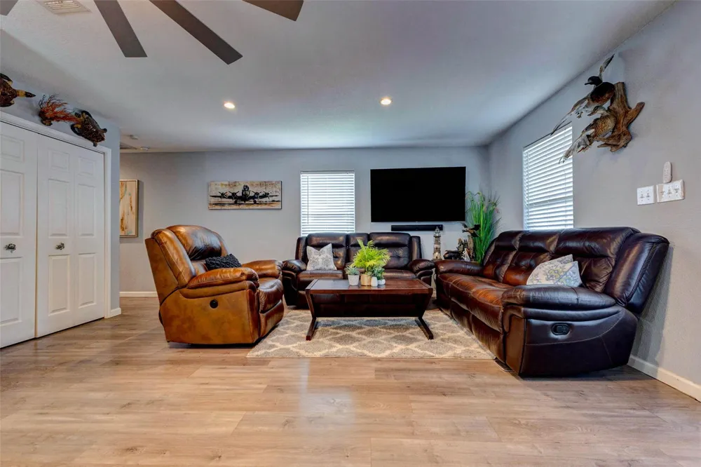 90 Dolphin Lane Freeport, TX 77541