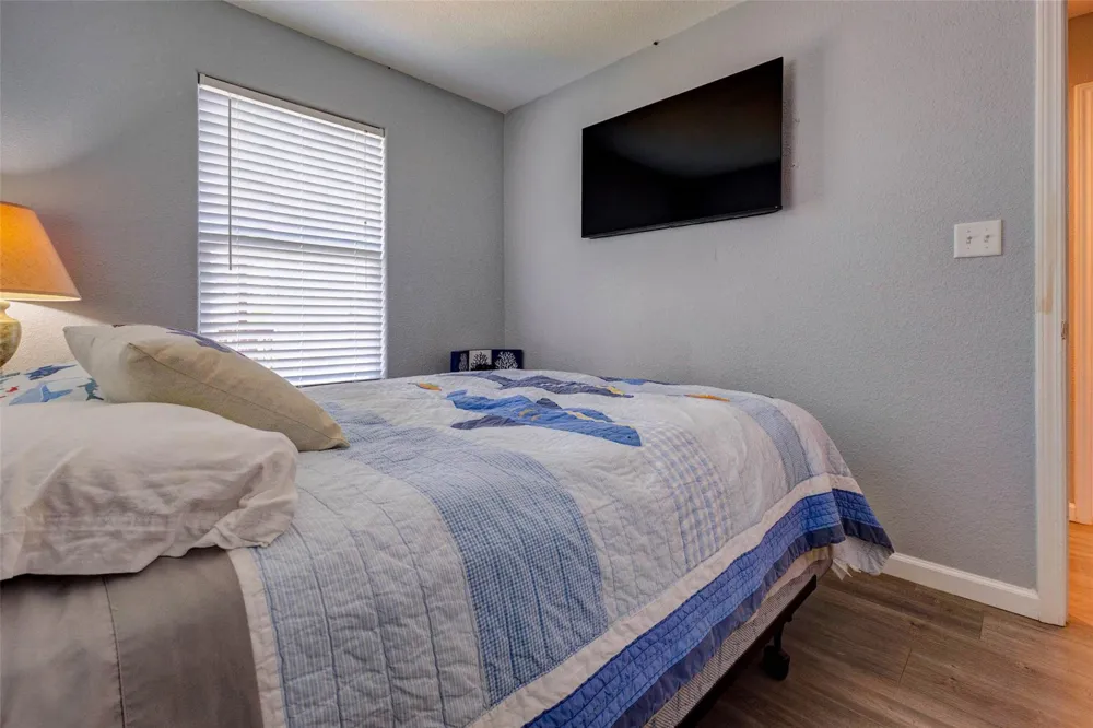 90 Dolphin Lane Freeport, TX 77541
