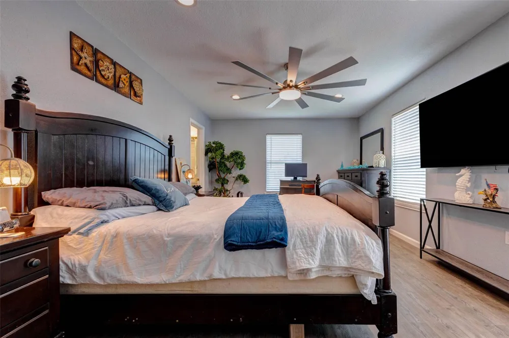 90 Dolphin Lane Freeport, TX 77541