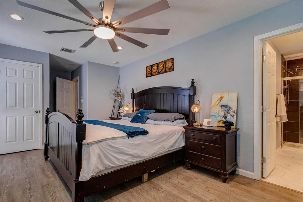 90 Dolphin Lane Freeport, TX 77541