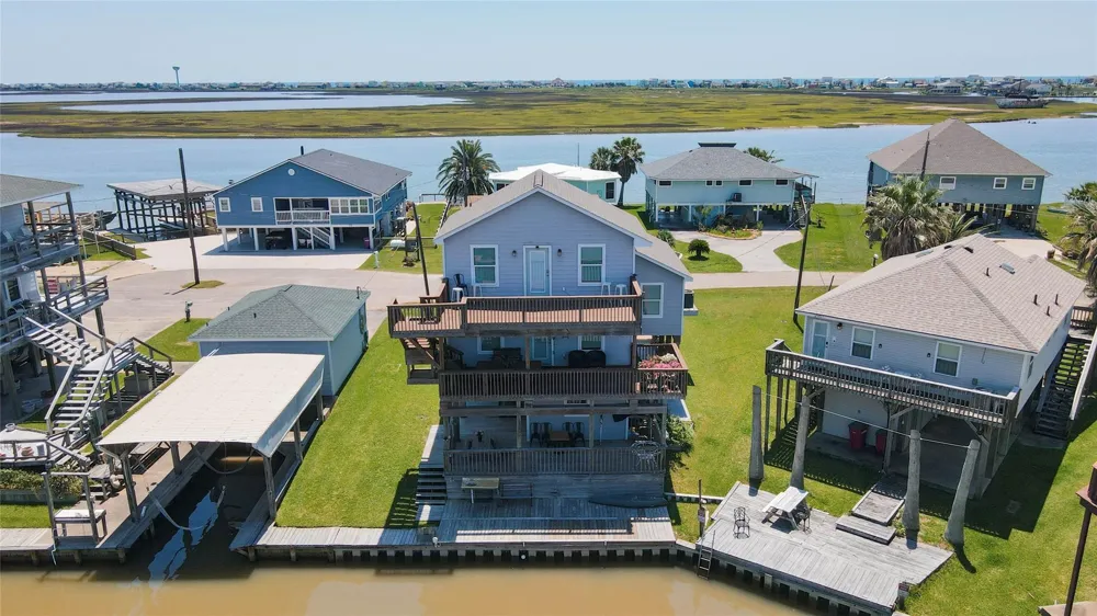 90 Dolphin Lane Freeport, TX 77541