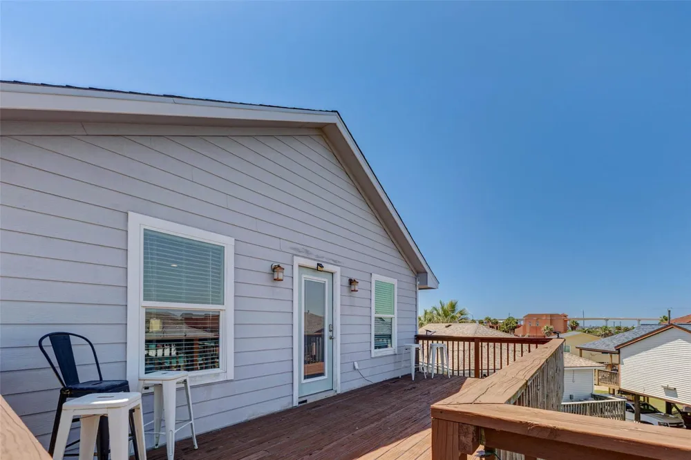 90 Dolphin Lane Freeport, TX 77541
