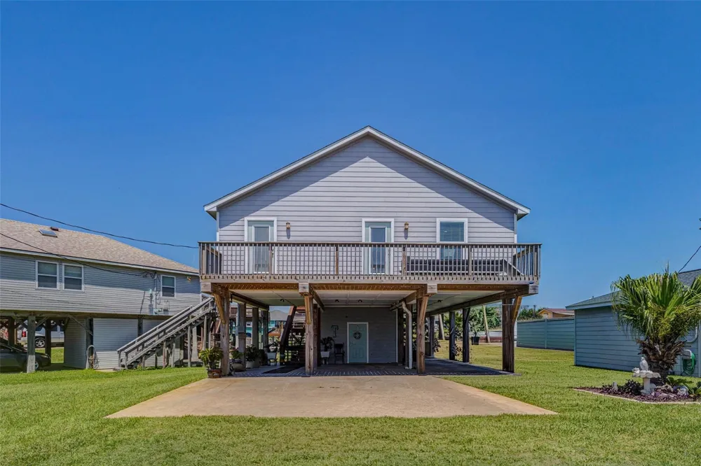 90 Dolphin Lane Freeport, TX 77541