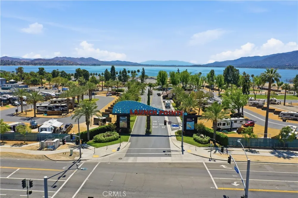 17797 Grand A & B Lake Elsinore, CA 92530