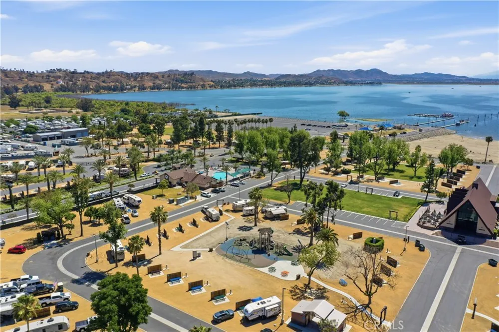 17797 Grand A & B Lake Elsinore, CA 92530